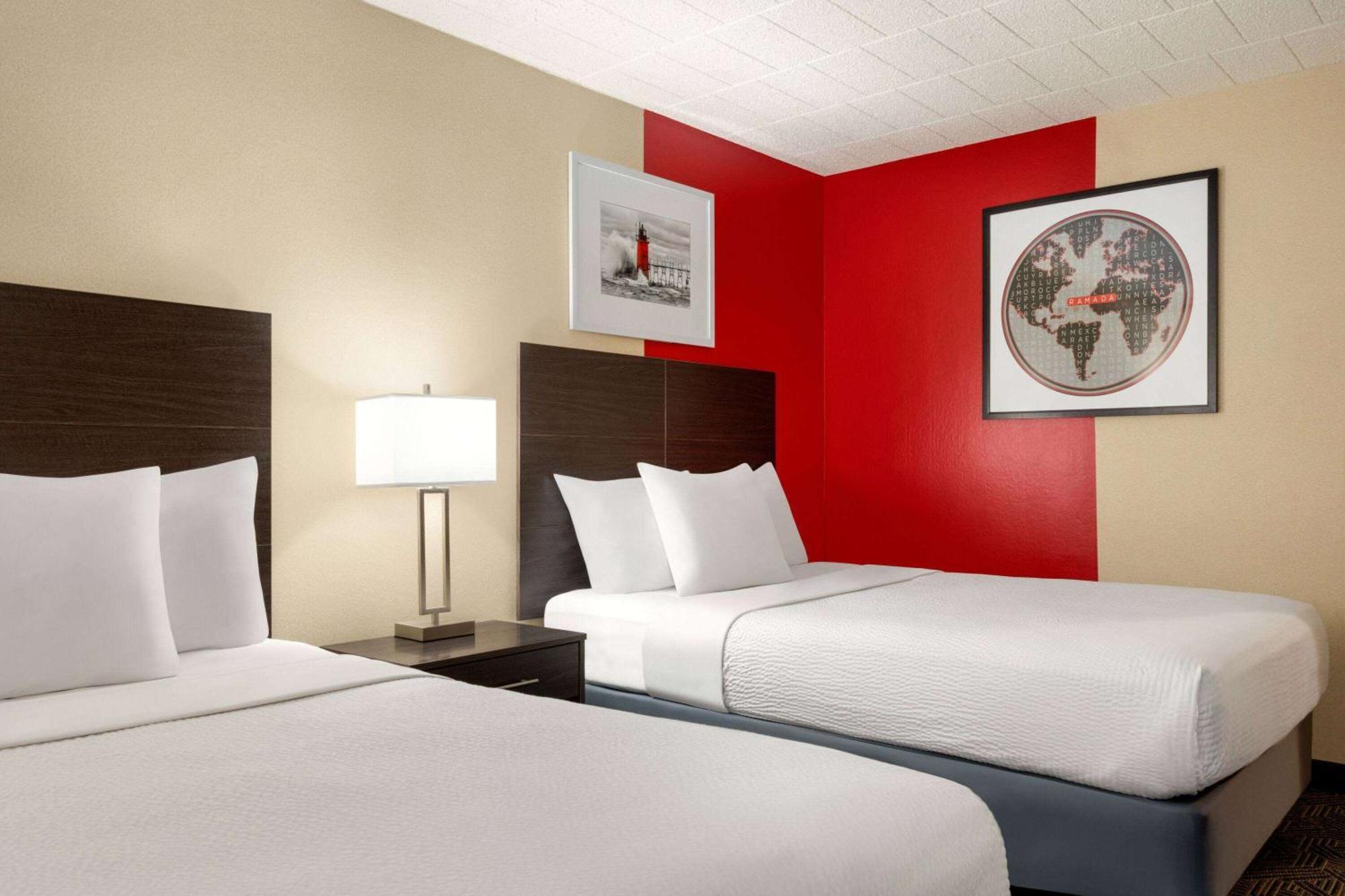 Hotel Ramada By Wyndham Alpena Zewnętrze zdjęcie