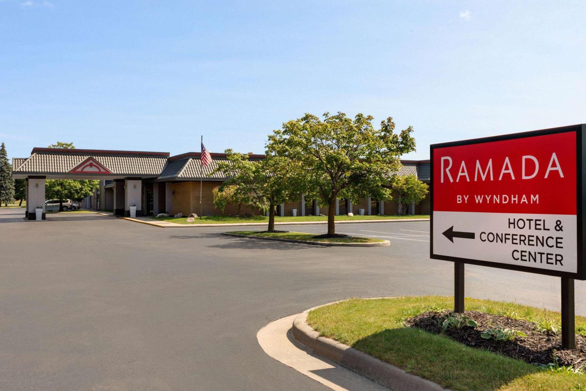 Hotel Ramada By Wyndham Alpena Zewnętrze zdjęcie