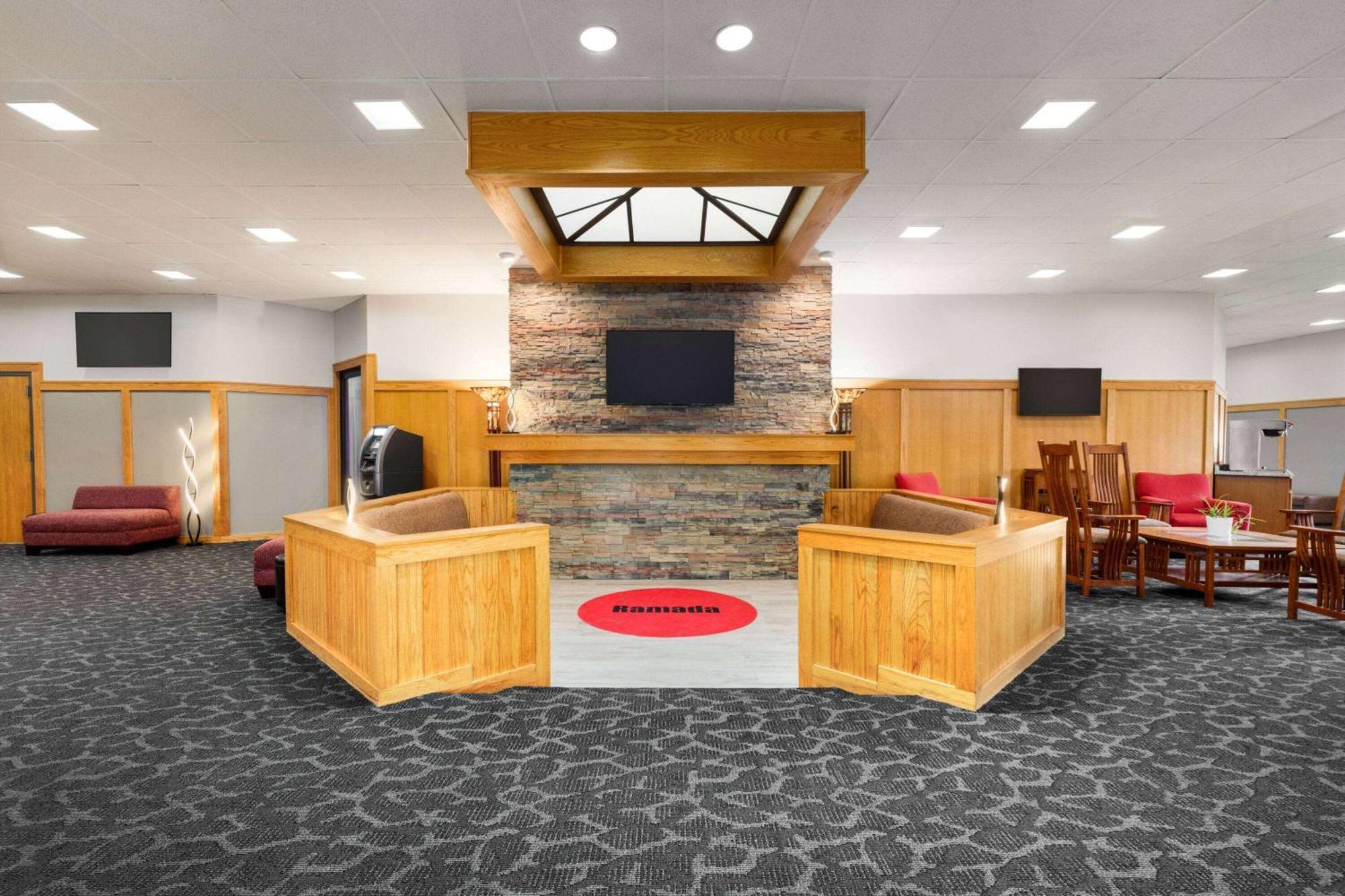 Hotel Ramada By Wyndham Alpena Zewnętrze zdjęcie